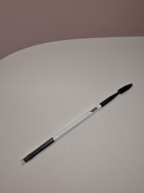 Makeup By Mario E7 Dual-Ended Eye Brush – **NEW!**